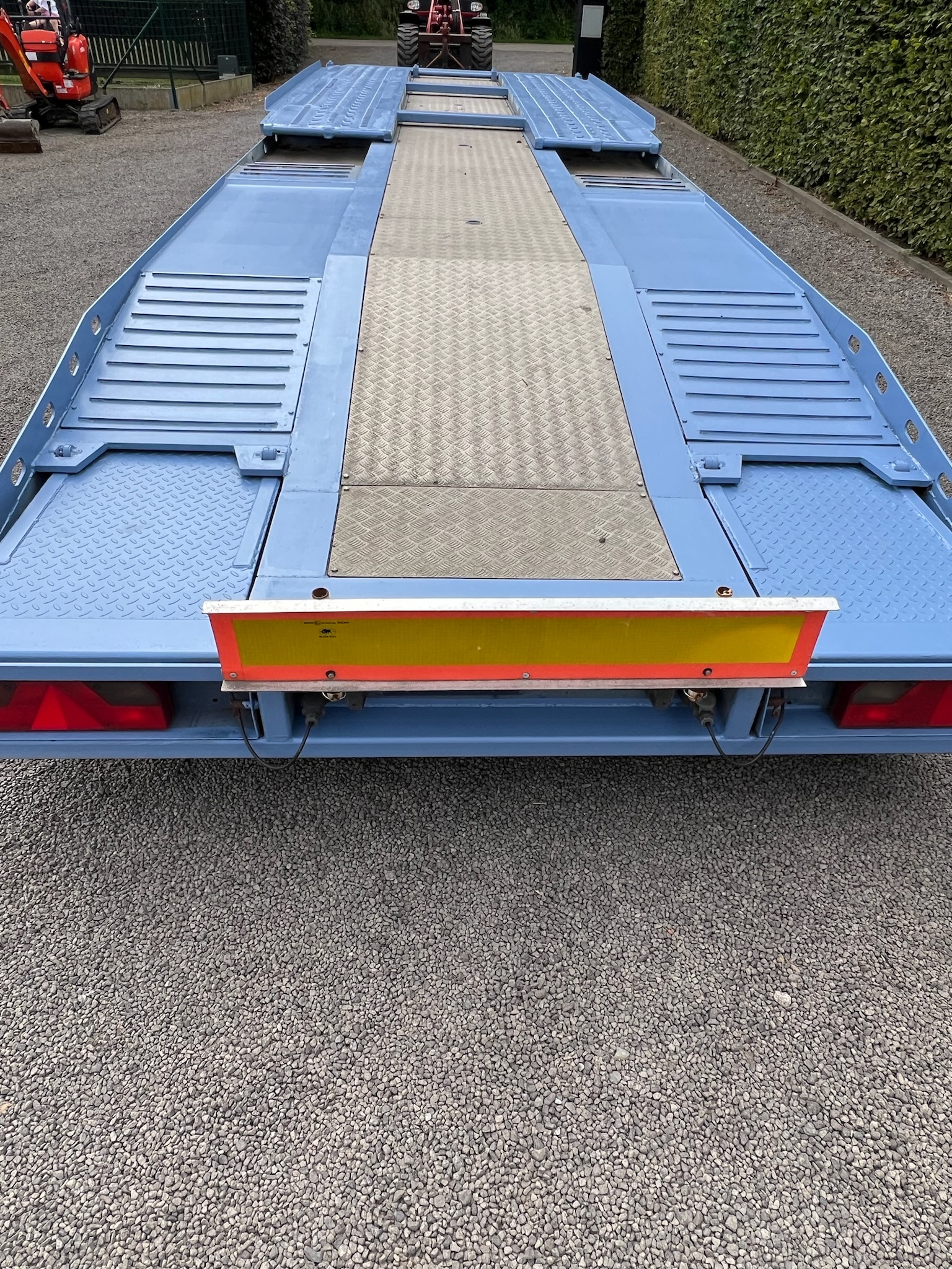 Renders auto/bestelwagen transporter IMG
