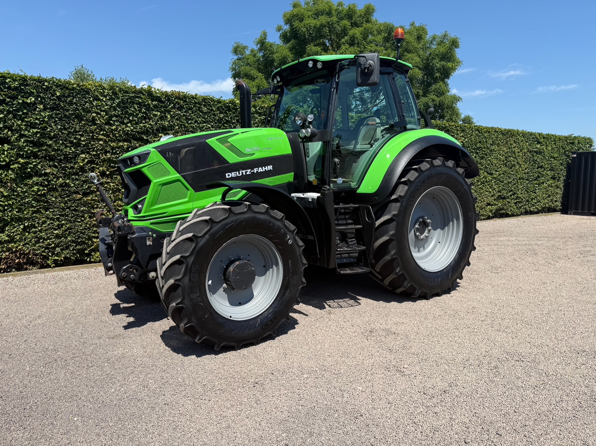Deutz Fahr Agrotron 6215 IMG