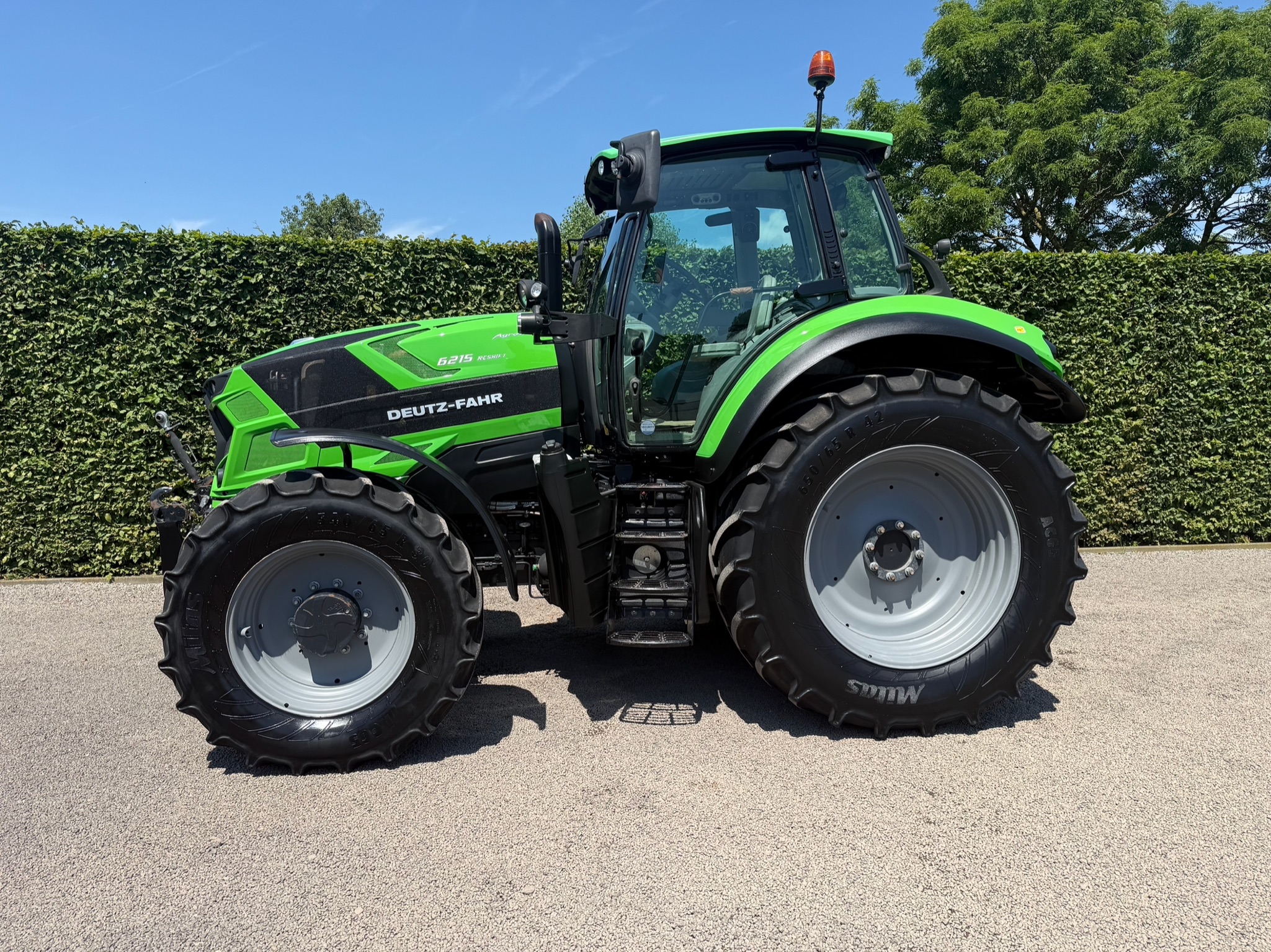 Deutz Fahr Agrotron 6215 IMG