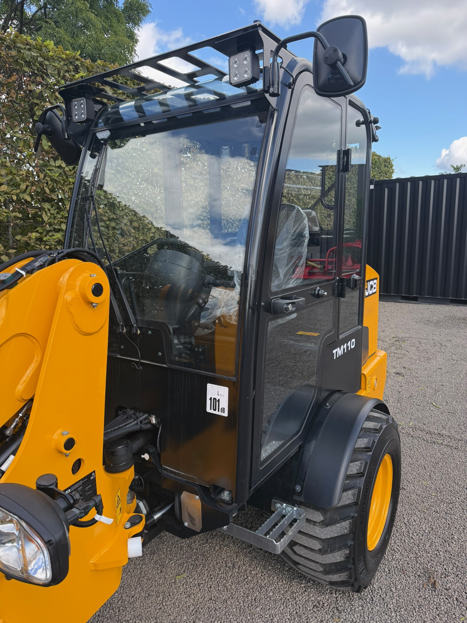 Kniklader JCB telescoop TM110 IMG