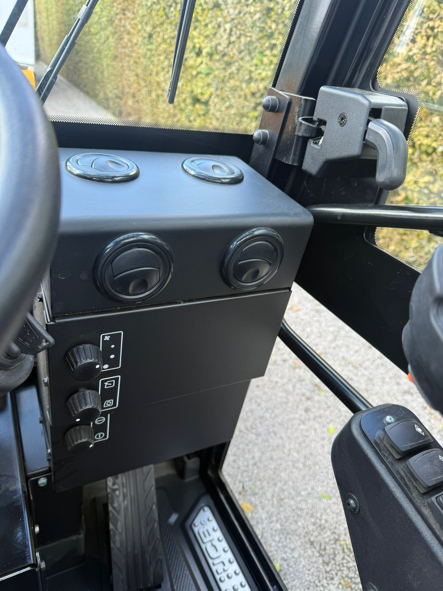 Kniklader JCB telescoop TM110 IMG