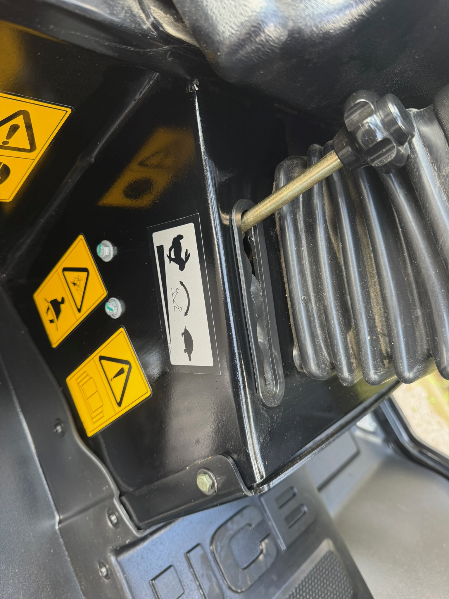 Kniklader JCB telescoop TM110 IMG