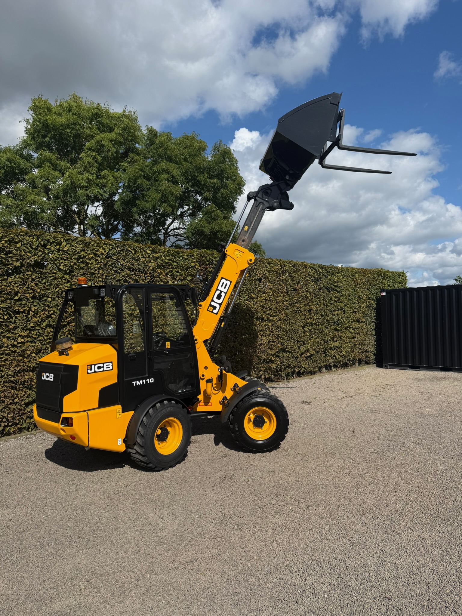 Kniklader JCB telescoop TM110 IMG