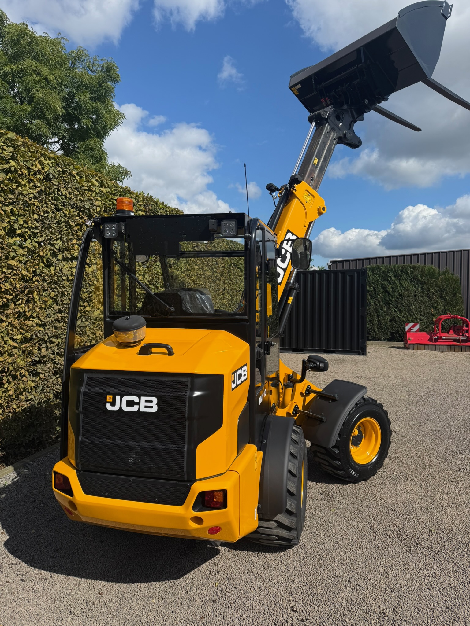 Kniklader JCB telescoop TM110 IMG